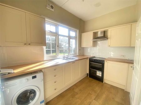 A well presented family home in a charming rural location. - Photo 3