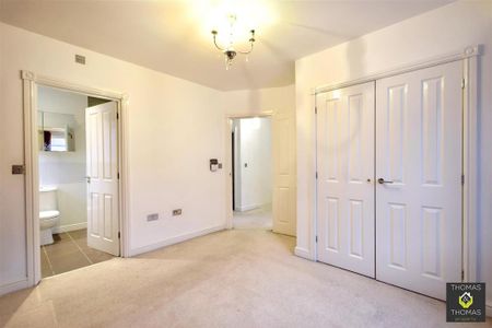 4 bedroom semi-detached house to rent - Photo 4