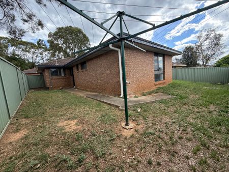 Stylish and Spacious 3 Bedroom Home - Photo 2