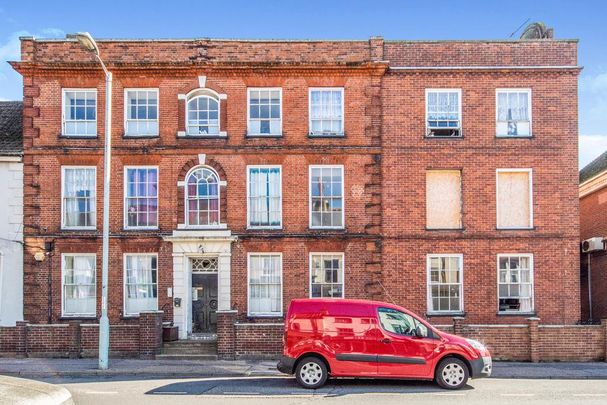 2 bedroom flat to rent - Photo 1