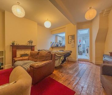 4 bedroom terraced house to rent - Photo 1