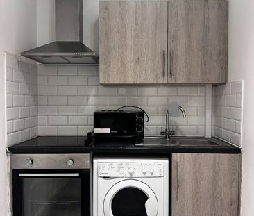 Studio Flat, High Street, CR0 - Photo 2