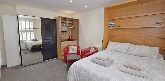 Studio to rent - Photo 2