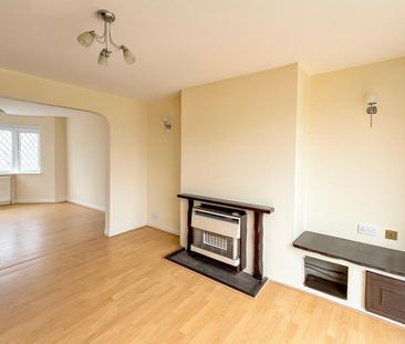 3 bedroom House To Let Total Size: 991 SQ FT - Photo 2