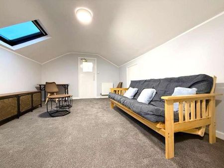 Bushey Grove Road, Bushey, WD23 - Photo 2