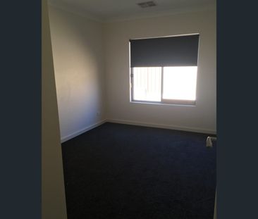 34 Eucalyptus Avenue, Noarlunga Centre, SA 5168 - Photo 3