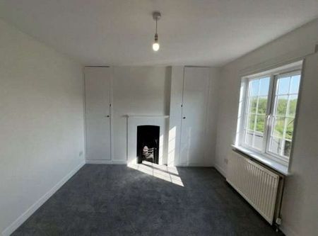 A charming Victorian cottage with garden and parking. - Photo 2