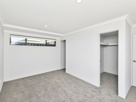Brand new seaside suburb home - Photo 3