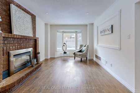 Detached Home For Lease | E8013902 - Photo 2