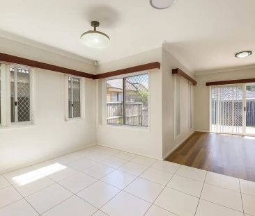“Comfortable and Peaceful 3 Bedroom Home!” - Photo 6