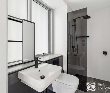 Luxurious 2 Bedroom unit - Panoramic Views - Photo 5