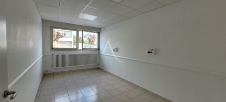 Location bureaux 17 pièces, 250.00m², Saintes - Photo 5