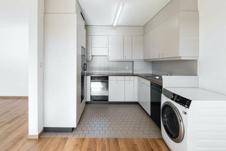 Just right for a small family or a couple - Photo 4