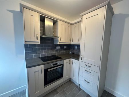 2 bedroom flat to rent - Photo 4