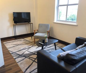 2 Bed Flat, The Carronades, SO14 - Photo 1