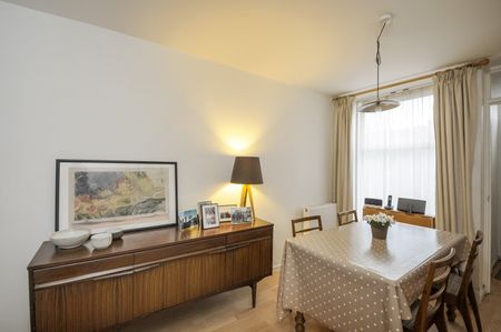 2 Bed Terraced House, Dunston Road, SW11 - Photo 2