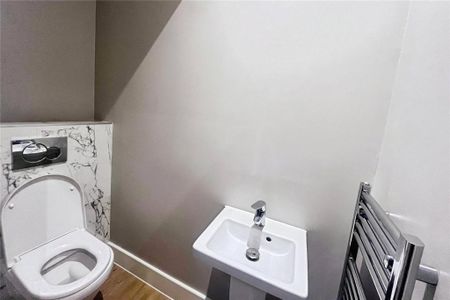 3 bedroom terraced house to rent - Photo 5