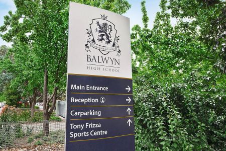 ** Executive town home in the heart of Balwyn North ** - Photo 4