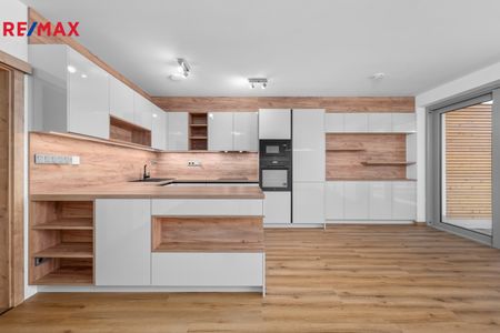 Pronájem bytu 4+kk v osobním vlastnictví 109 m², České Budějovice - Fotografie 3
