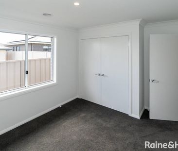 GOBBAGOMBALN LIVING - Photo 4