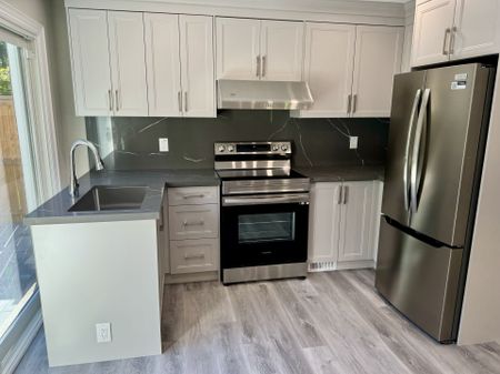 For Lease - 19 Waring Court Unit# Lower, Toronto, Ontario - Photo 4