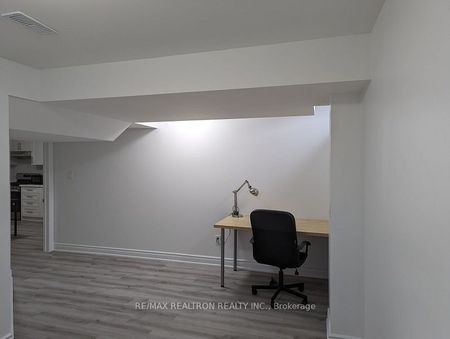 For Lease - 8 Queen Isabella Crescent Unit# Lower, Vaughan, Ontario - Photo 4