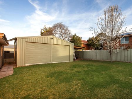 25 Marshall Street, Wodonga VIC 3690 - House For Rent | Domain - Photo 3