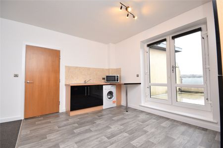 11, Tudor Way, Beeston, Leeds, West Yorkshire, LS11 8LR - Photo 5