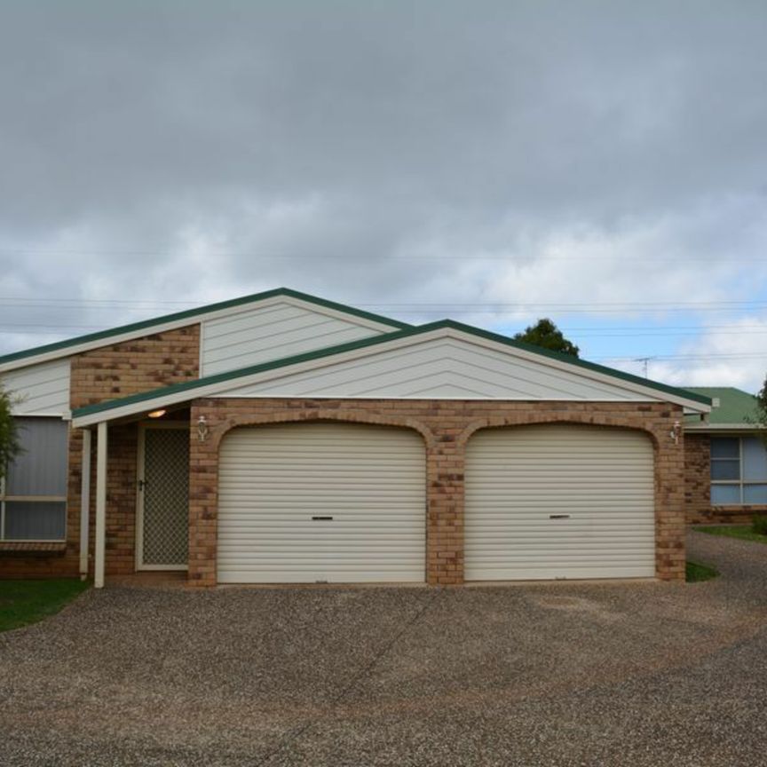 3/12 Carmen Street, TOOWOOMBA - Photo 2