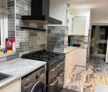 Room in a Shared House, Wetherby Road, LS17 - Photo 6