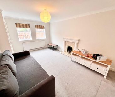 3 bedroom end of terrace house to rent - Photo 1