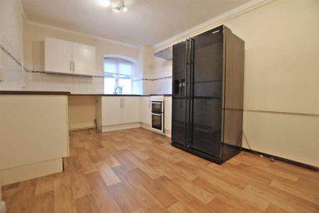 3 bedroom apartment to rent - Photo 5