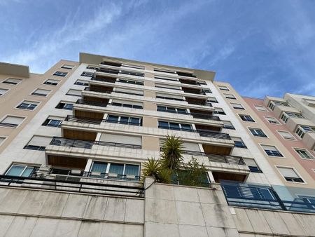 4 Bedroom Apartment with parking, Telheiras, Lisboa - Photo 4