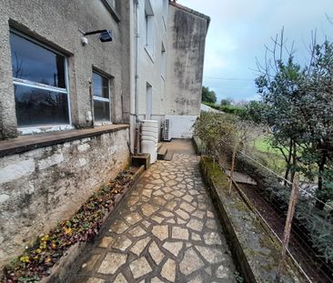 POITIERS, Quartier Montmidi, maison de type t3 bis, bien entretenue - Photo 1