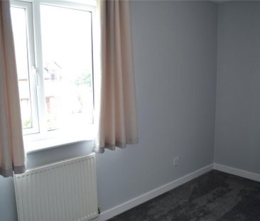 2 bedroom semi-detached house to rent - Photo 3