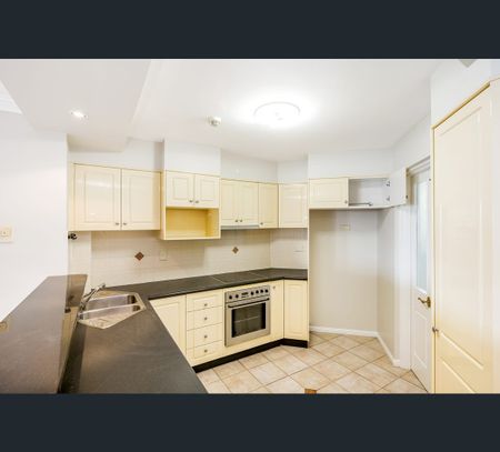 19 O'Connell Street, Kangaroo Point, Qld 4169 - Photo 2