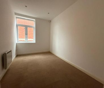 2 bedroom Flat To Let - Photo 1