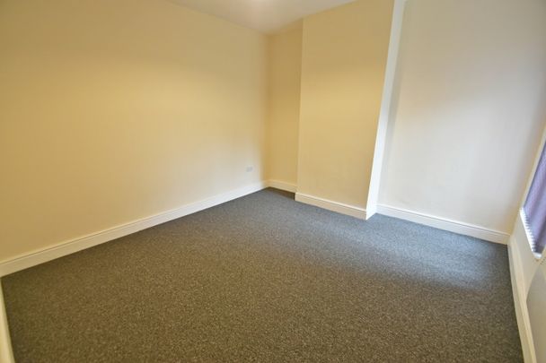 1 Bed Flat, Woodfield Road, M8 - Photo 1
