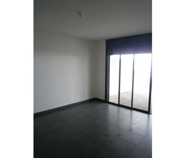 Location Appartement 2 pièces 43m² ST DENIS 97400 - Photo 6