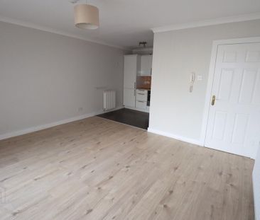 10 Bates Park, Greenisland, Carrickfergus, BT38 8LG - Photo 2