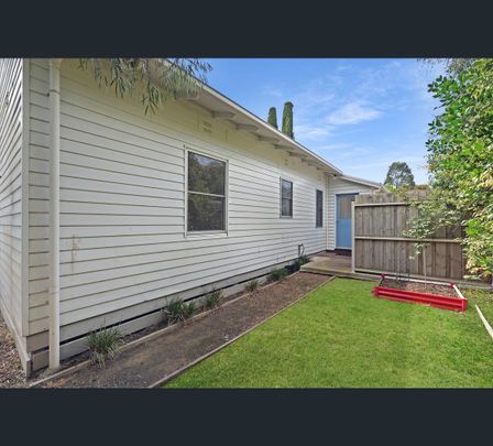 1/4 Birdsey Street, Thomson, Vic 3219 - Photo 1