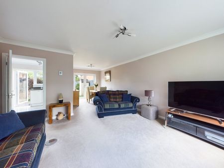 Benen-Stock Road, Staines-upon-Thames, Surrey,TW19 - Photo 2