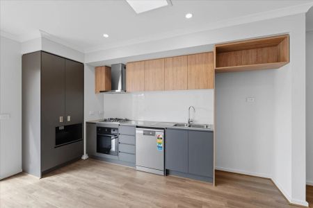 BRAND NEW MAMBOURIN TOWNHOUSE - Photo 3