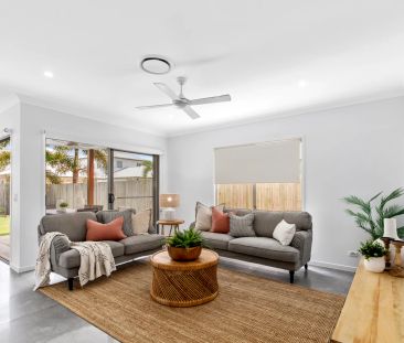 Beautiful 4 Bed, 2 Bath House with 2 Car Spaces and a Spacious Yard... - Photo 5