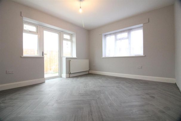 3 bedroom detached bungalow to rent - Photo 1