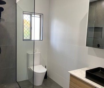 TOWNHOUSE CLOSE TO THE CITY - Photo 6