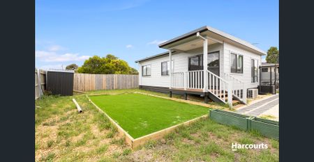 Brand New 2 Bedroom Unit. - Photo 5