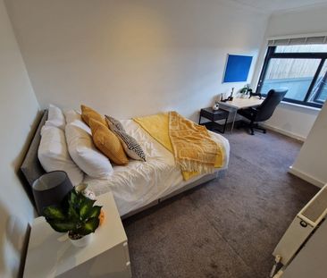 4 bedroom apartment to rent - Photo 3