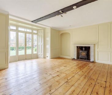 5 bedroom detached house to rent - Photo 2