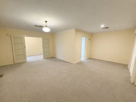 Spacious & Low-Maintenance Living in South Shepparton! - Photo 2